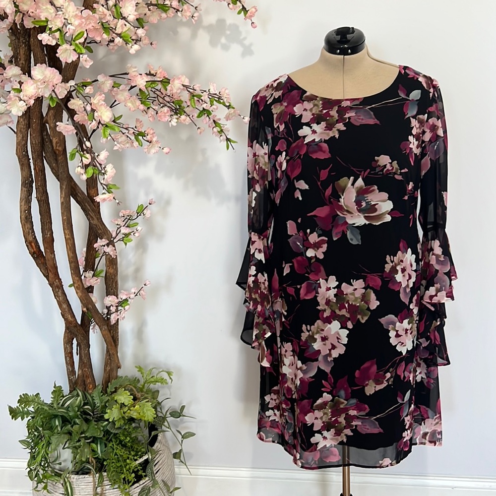 Bell sleeve floral dress.